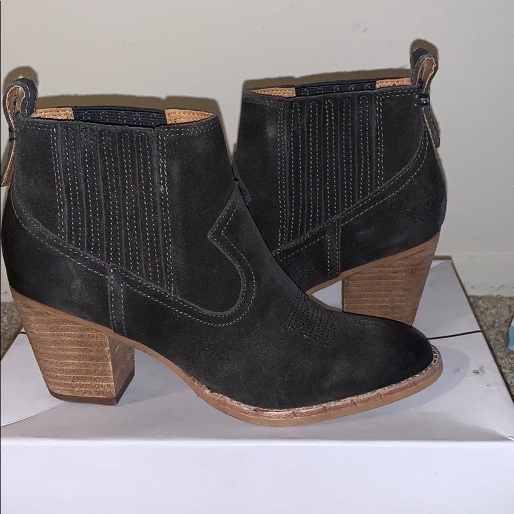 Dolce Vita Anthracite Suede